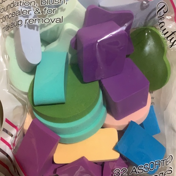 Cosmetic sponges- 32 Assorted - Picture 4 of 4